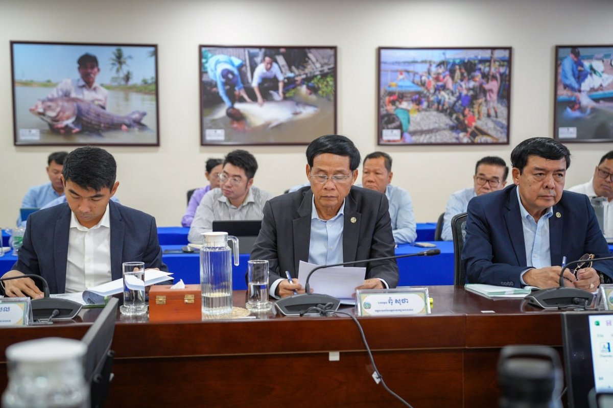 柬埔寨农业部部长主持农业科学研究院筹备会议