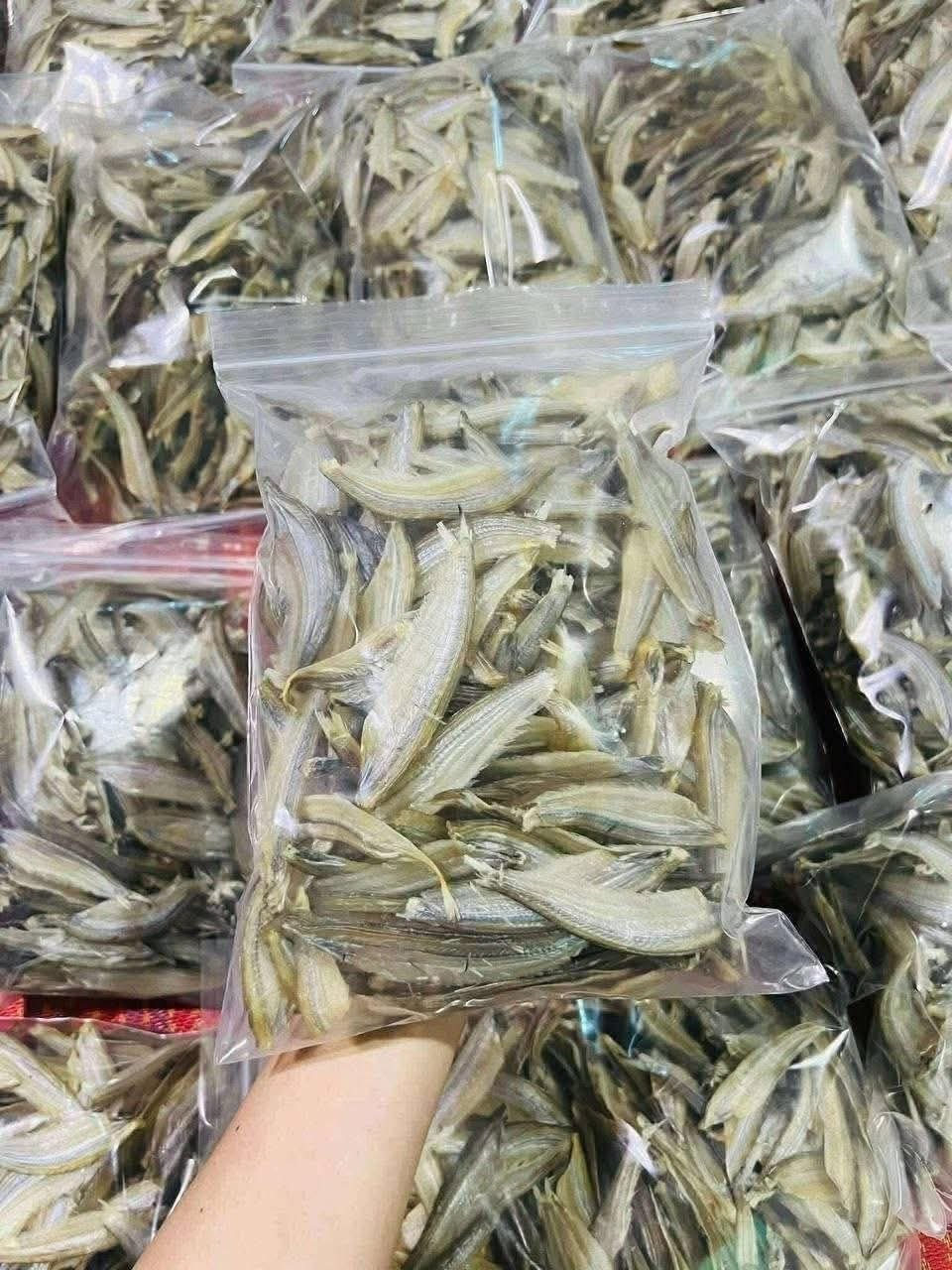 金边天然河鱼干出售 每公斤16万瑞尔 酥脆下酒