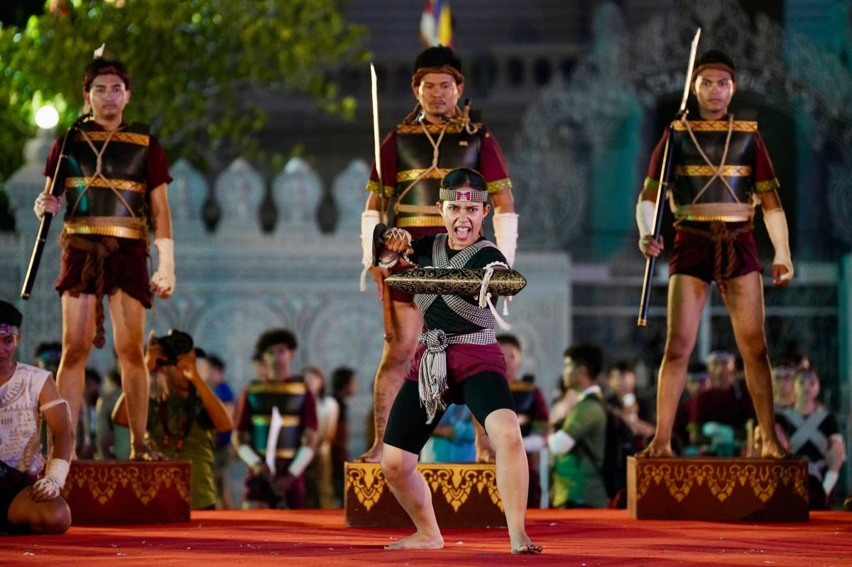 柬埔寨新年第三天:金边举办传统高棉武术表演