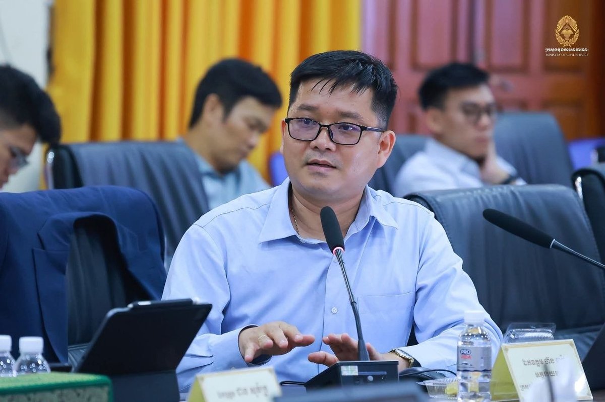 柬埔寨公务部与邮电部就邮电部组织架构草案进行讨论