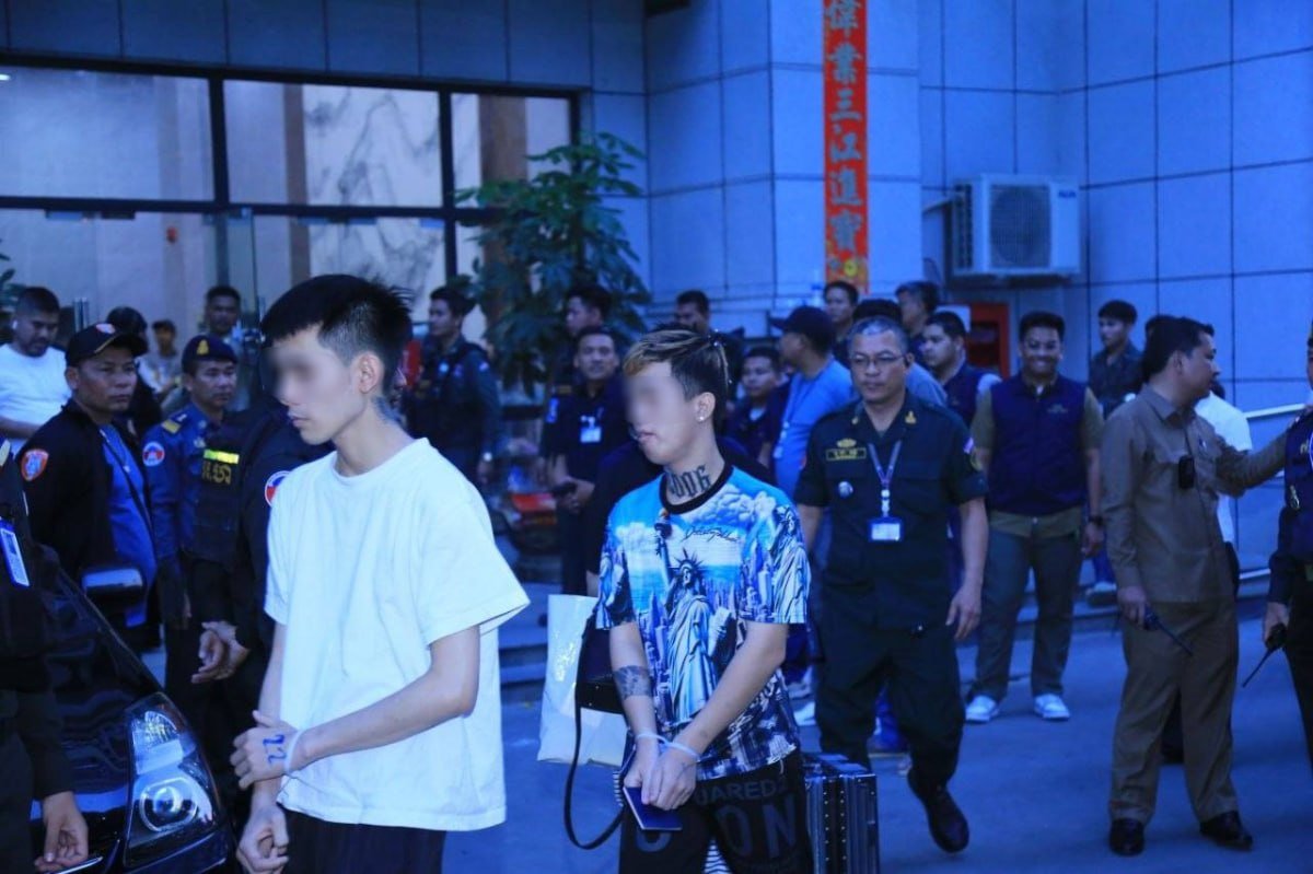 金边警方突袭电诈及毒品窝点,55名外籍人员被拘