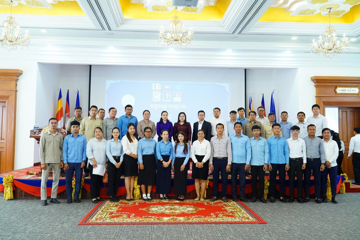 柬埔寨数字技术学院(CADT)举办AI办公效率培训班