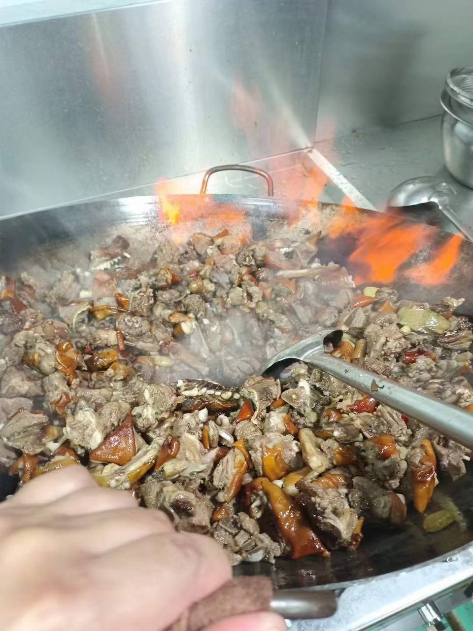 铁锅蛙与海鲜特色餐饮