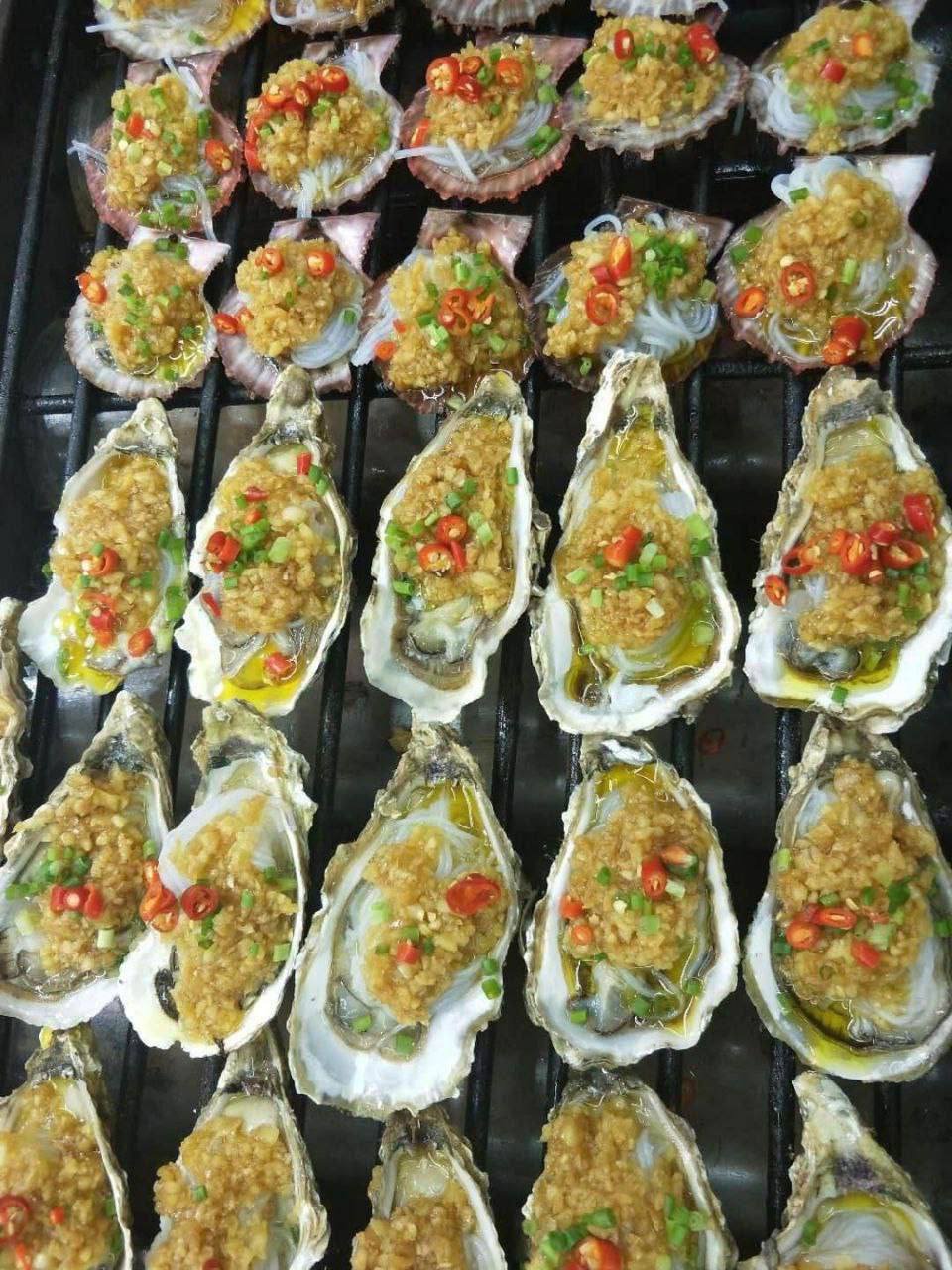 特色烧烤与冒菜外卖