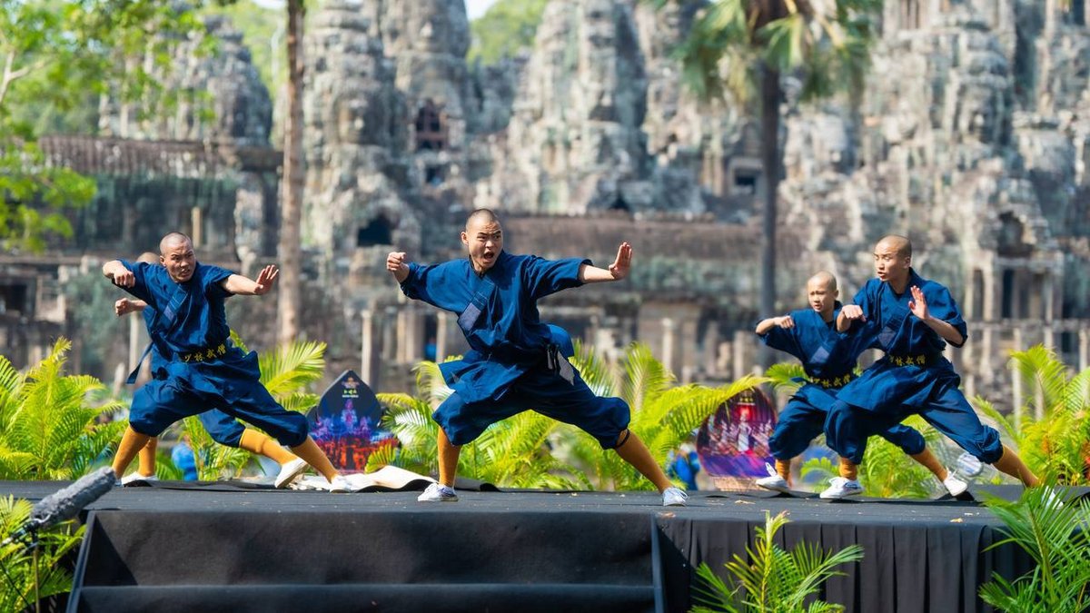 柬中武术节在暹粒巴戎寺正式开幕,旨在庆祝“柬中旅游年”及两国建交68周年
