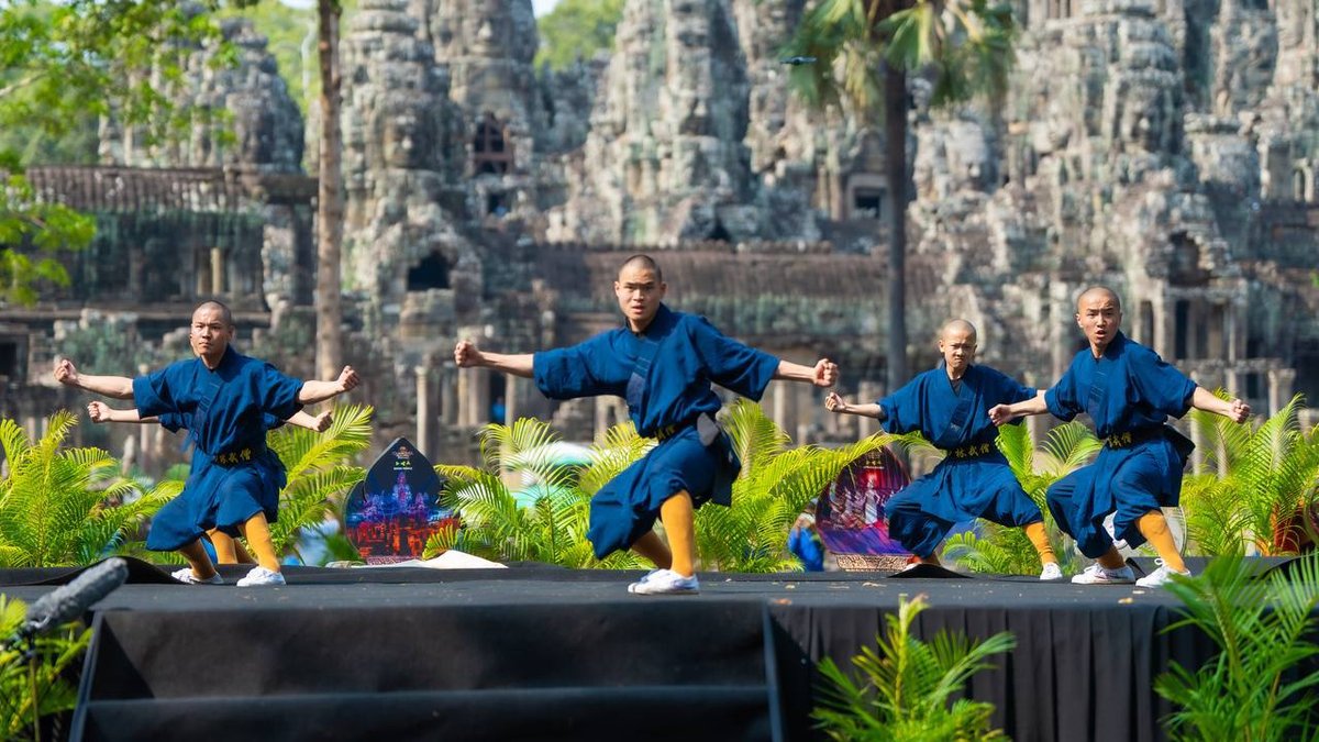 柬中武术节在暹粒巴戎寺正式开幕,旨在庆祝“柬中旅游年”及两国建交68周年