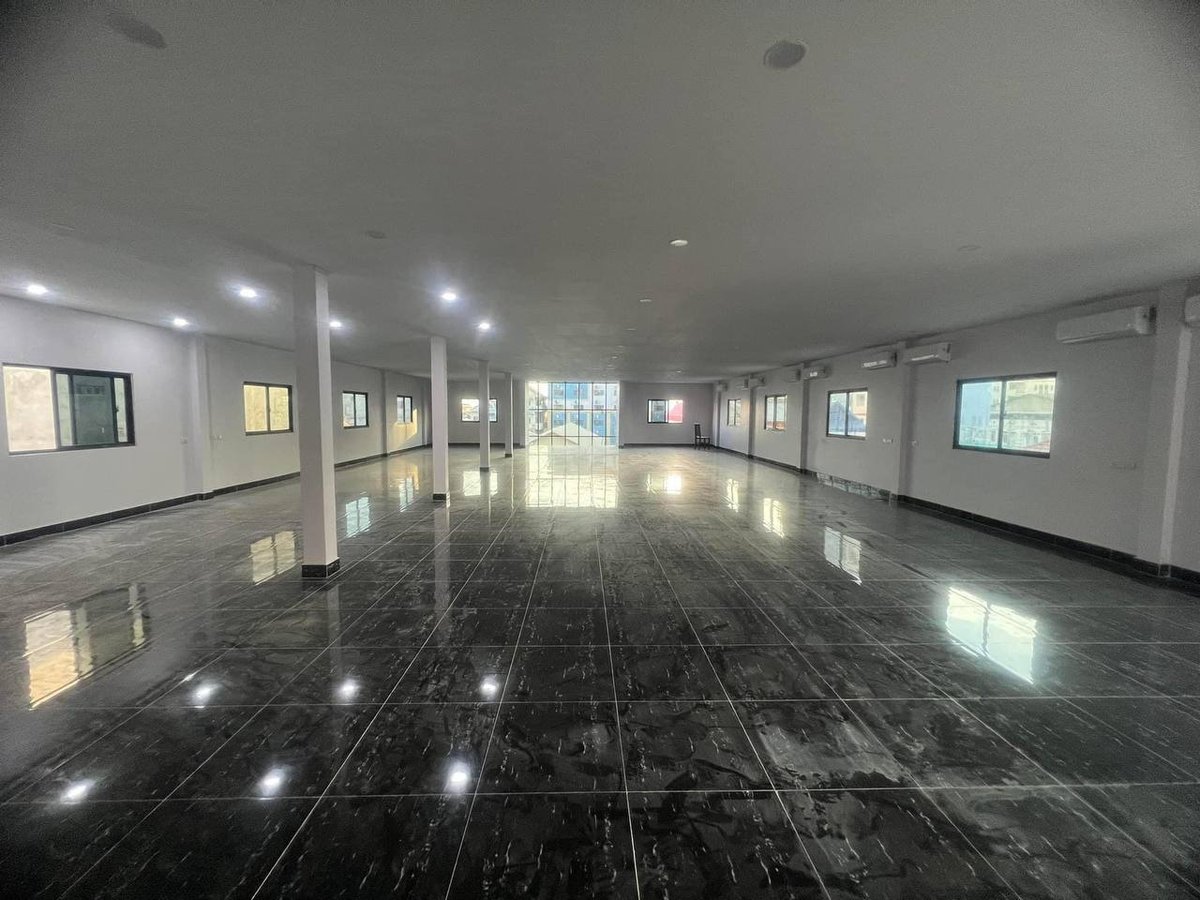 大型办公室及公寓楼整体出租