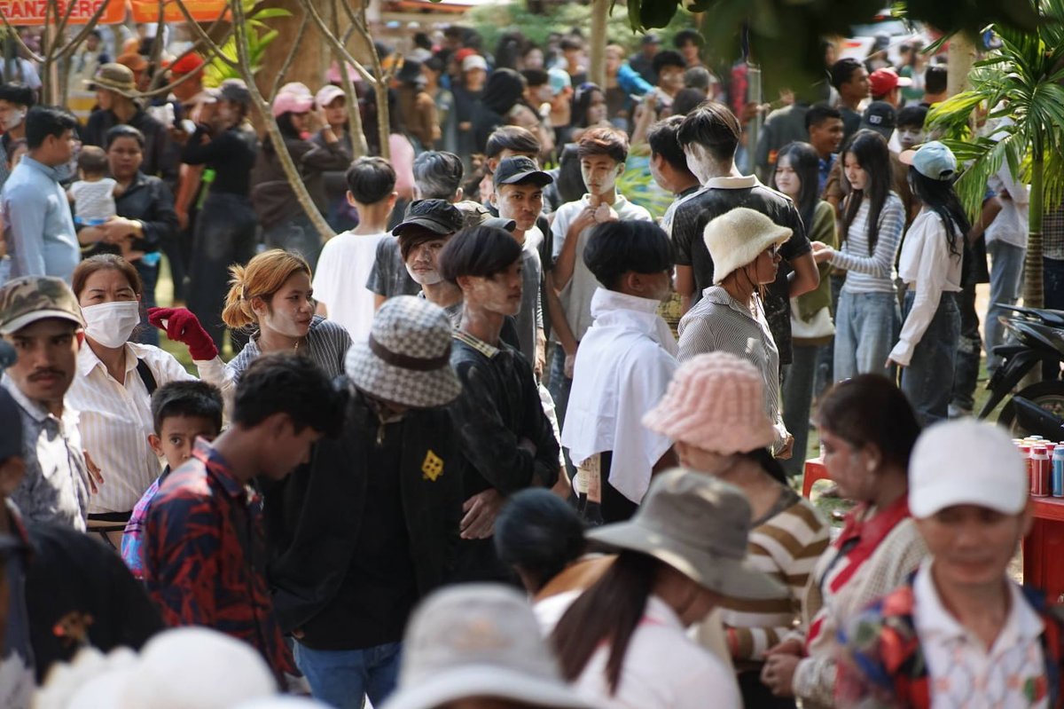 桔井省桑波县百柱庙宋干节活动图集(第二天)