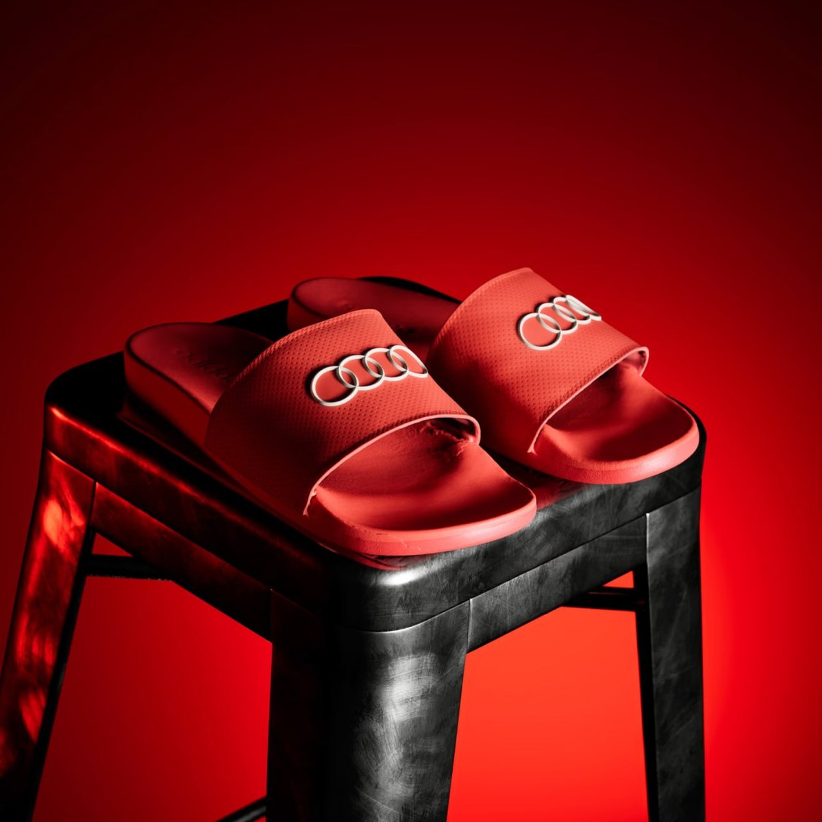 Adilette Comfort Audi Revolut F1® 拖鞋推介