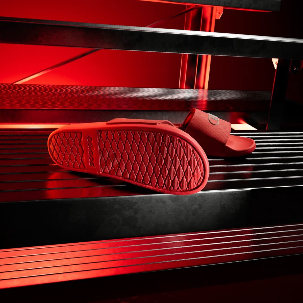 Adilette Comfort Audi Revolut F1® 拖鞋推介
