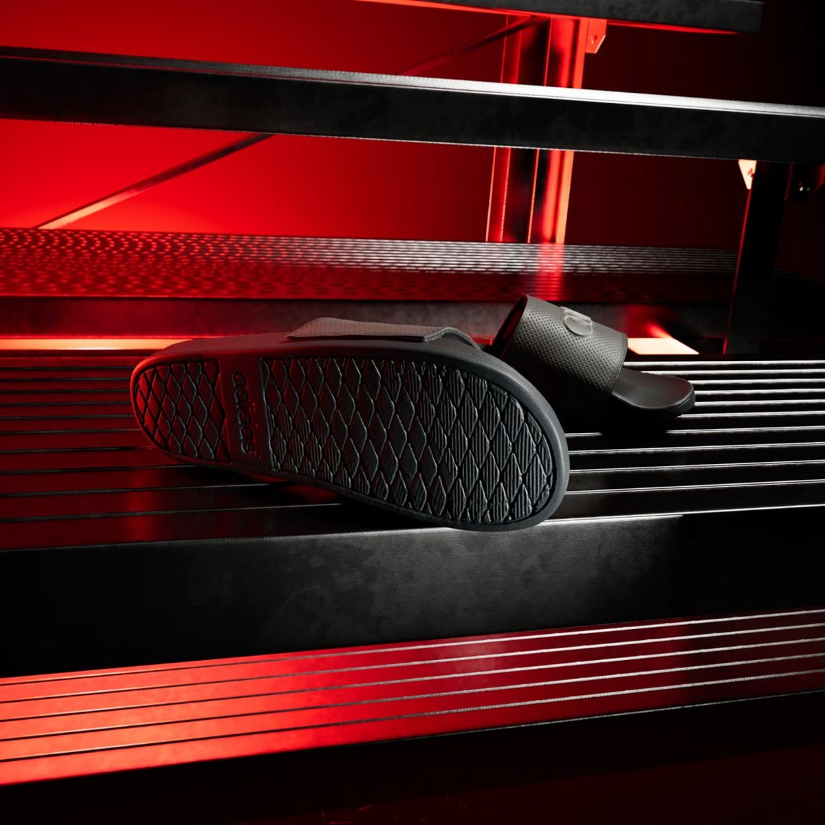 Adilette Comfort Audi Revolut F1® 拖鞋推介