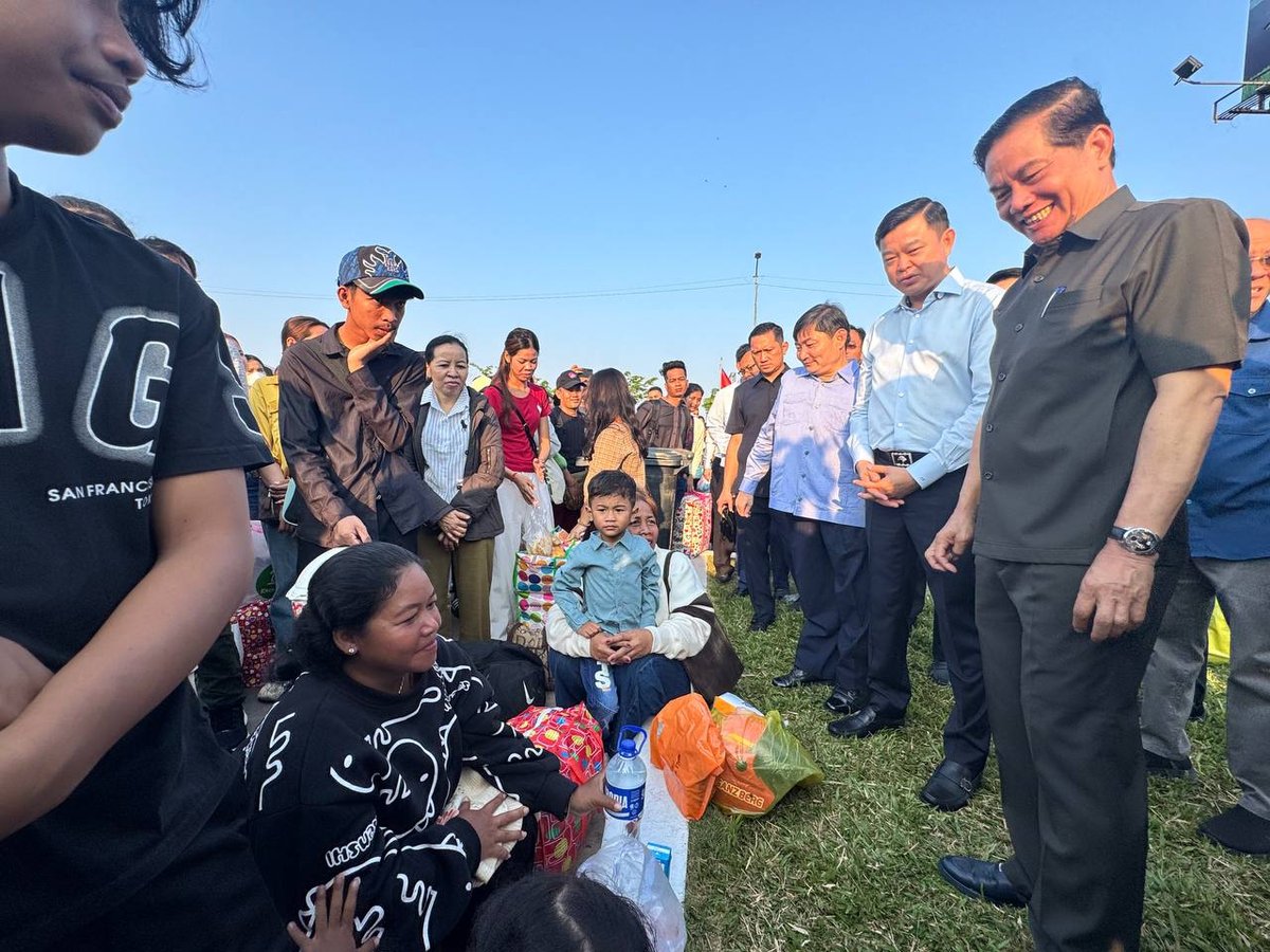 金边市政府启动新年免费返乡巴士服务