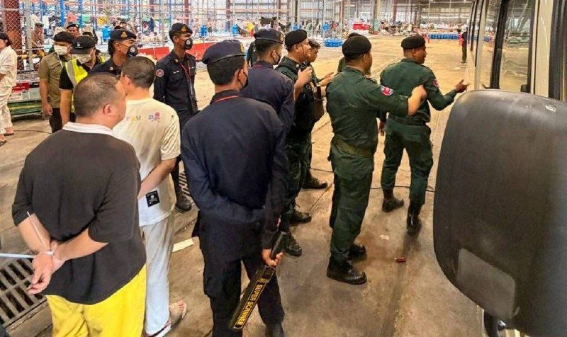 柬埔寨遣返327名涉诈中国籍人员