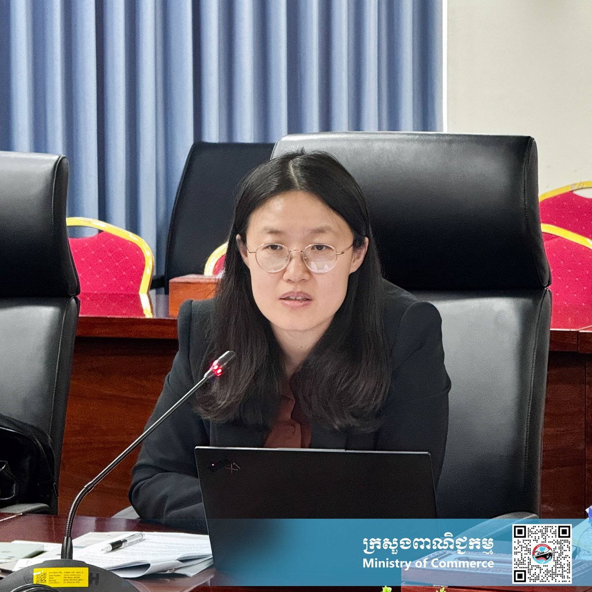 柬埔寨商业部与东盟+3宏观经济研究办公室举行会谈