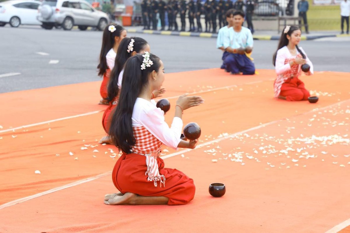棉森婉出席柴桢省宋干节祭祀仪式