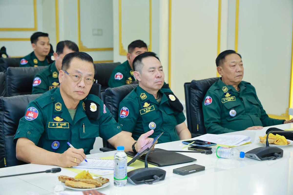 迪威杰阁下主持会议,部署柬埔寨新年期间安保与社会治安维护工作