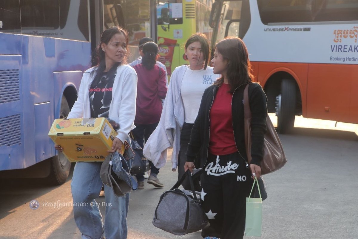 柬埔寨新年期间公共巴士免费服务持续进行