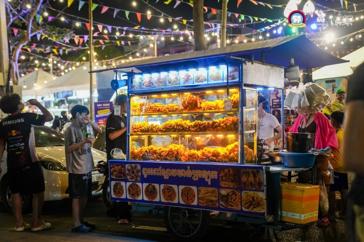 “诺哥宋干节”特色美食展销