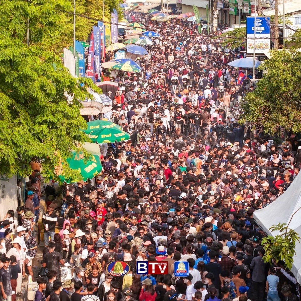 磅通省民众欢度柬埔寨新年第二天