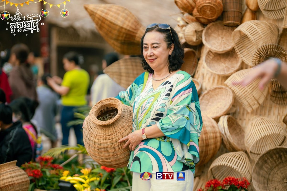文化村举办诺哥宋干节庆祝活动