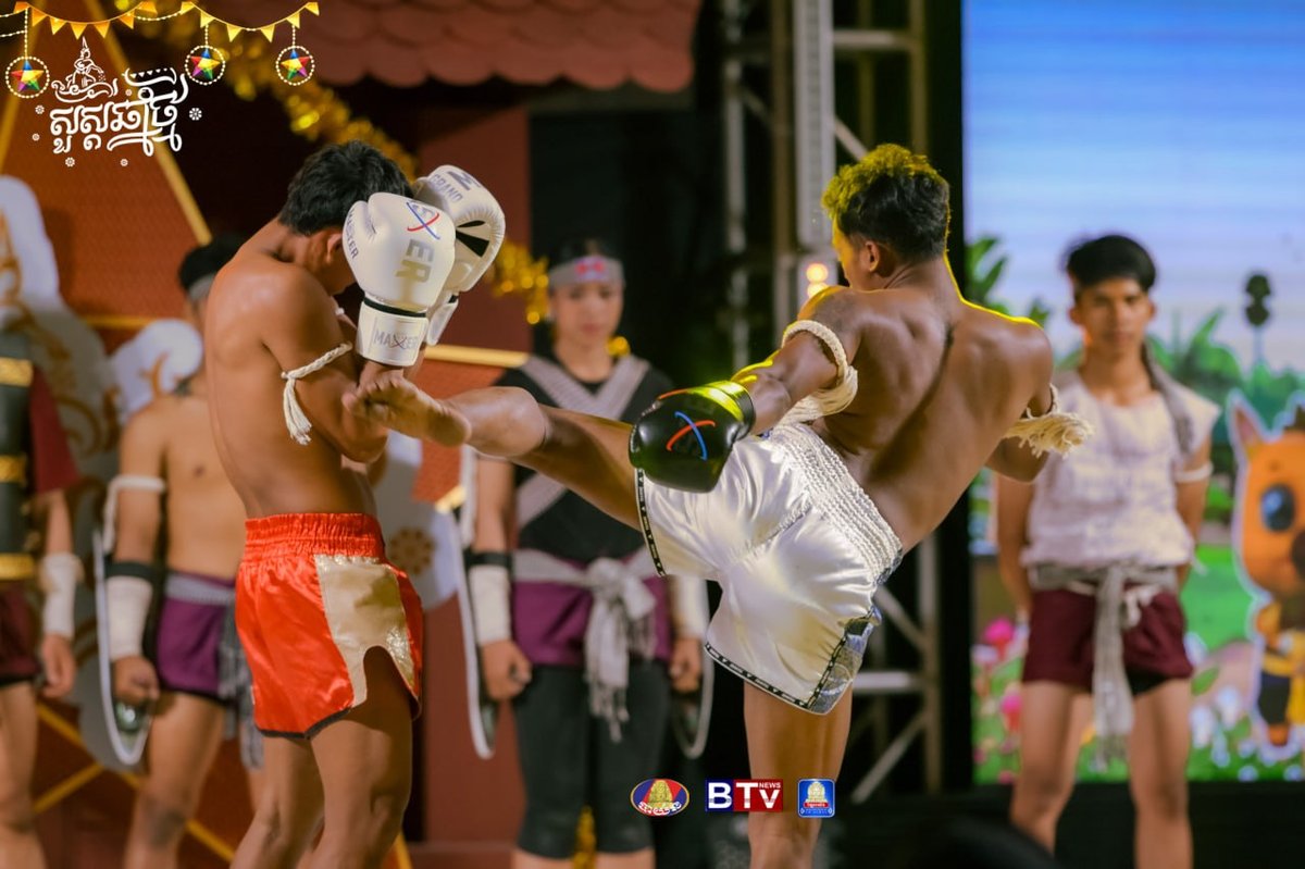 塔山寺举行柬埔寨传统武术表演