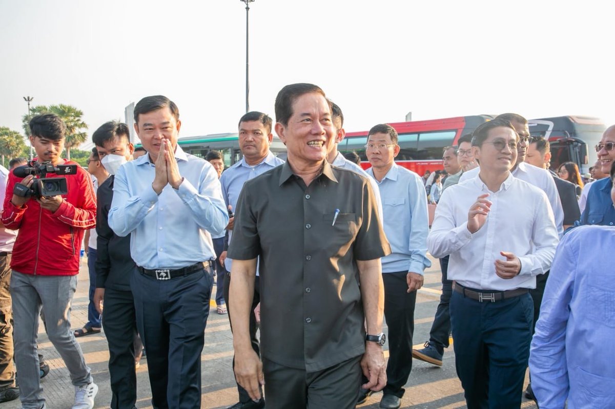 超十万民众免费乘巴士返乡过节