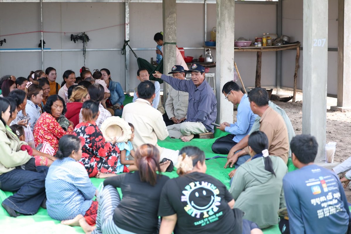 国家灾害管理委员会副主席视察临时安置点供水设施