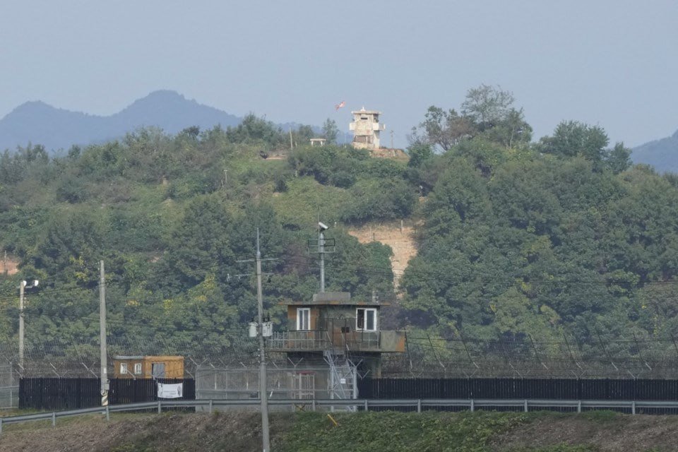 朝鲜据称正在朝韩边境修建军事道路