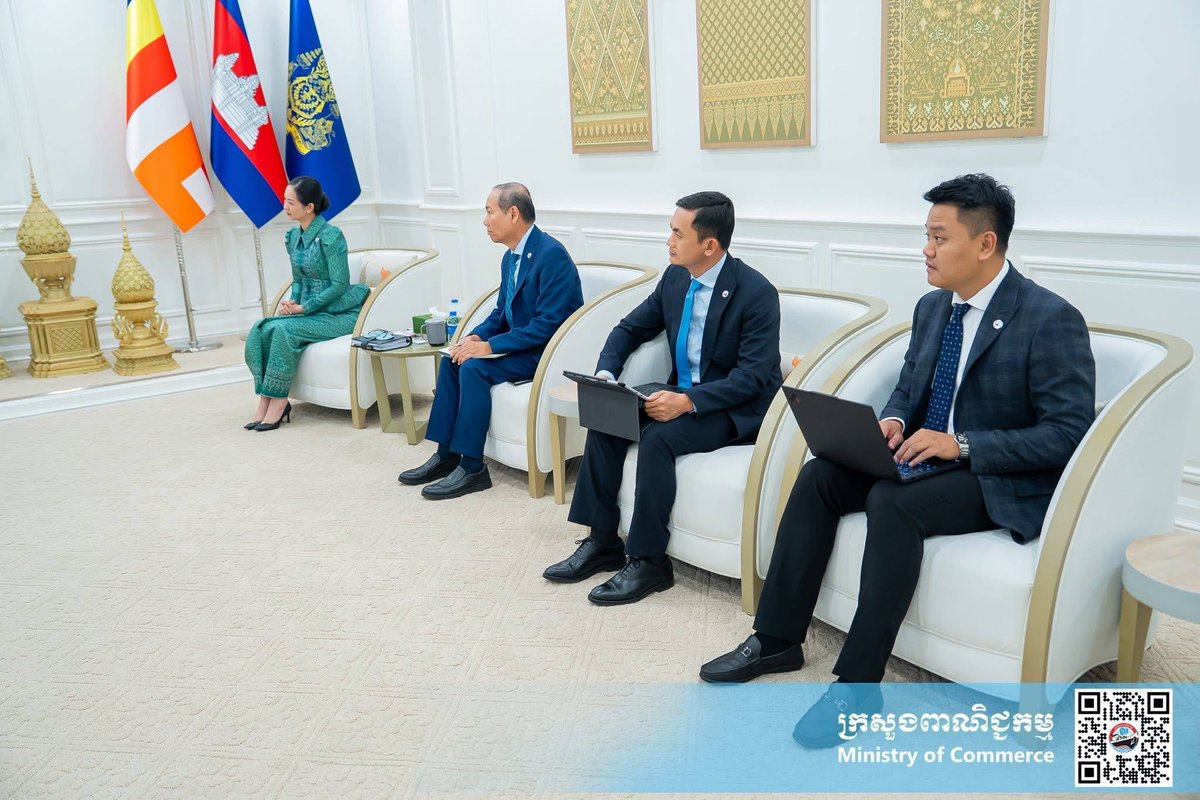 商务部部长占尼莫会见新加坡新任驻柬大使 探讨双边贸易合作