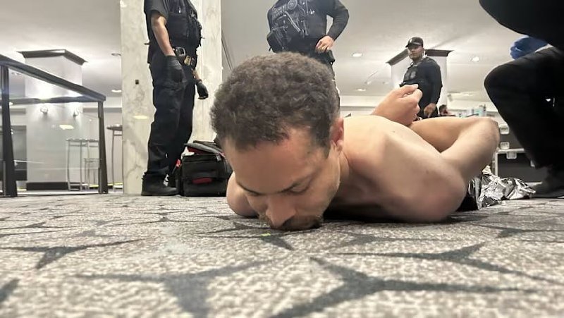 特朗普在白宫记者晚宴期间被紧急撤离 目前安全 枪手已被捕