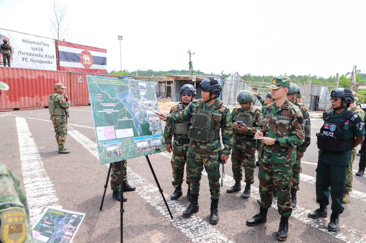 外国武官团赴特莫达公社边境考察 关注泰方非法占领争议