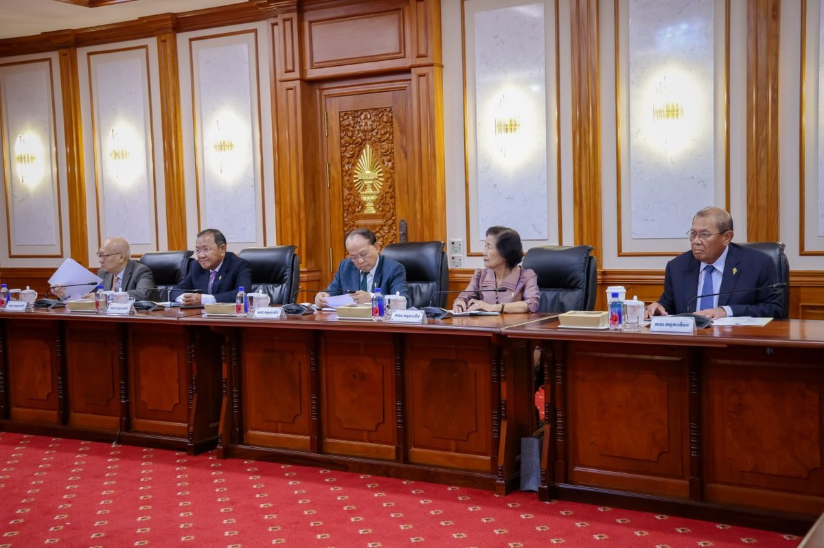 国会常务委员会移交两项重要法案 启动专业委员会审议