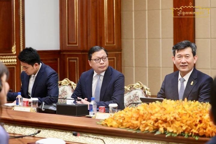 洪森会见联合国新任驻柬协调员 探讨多领域合作