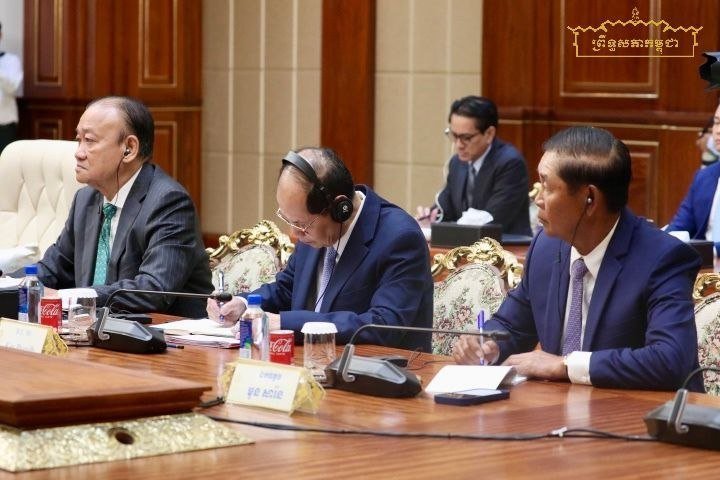 洪森会见联合国新任驻柬协调员 探讨多领域合作