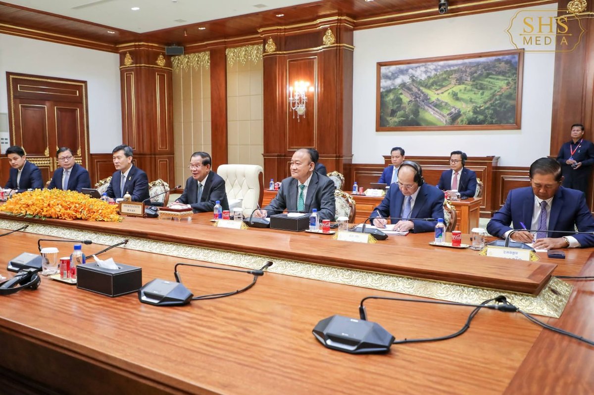 洪森与联合国协调员探讨当前全球性挑战