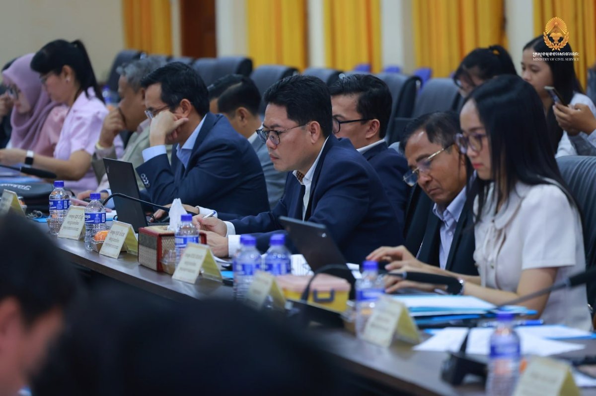 洪玛尼主持四月例会 部署公务员管理与福利优化工作