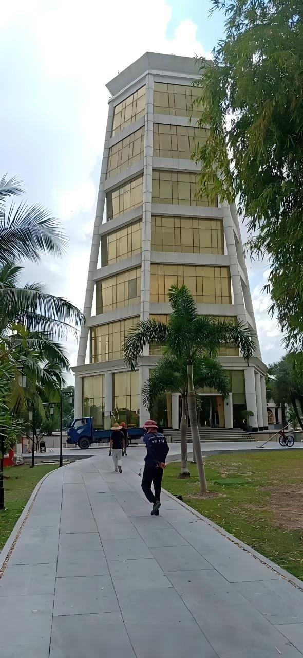 汇旺集团董事长李雄府邸曝光,用户维权陷入僵局