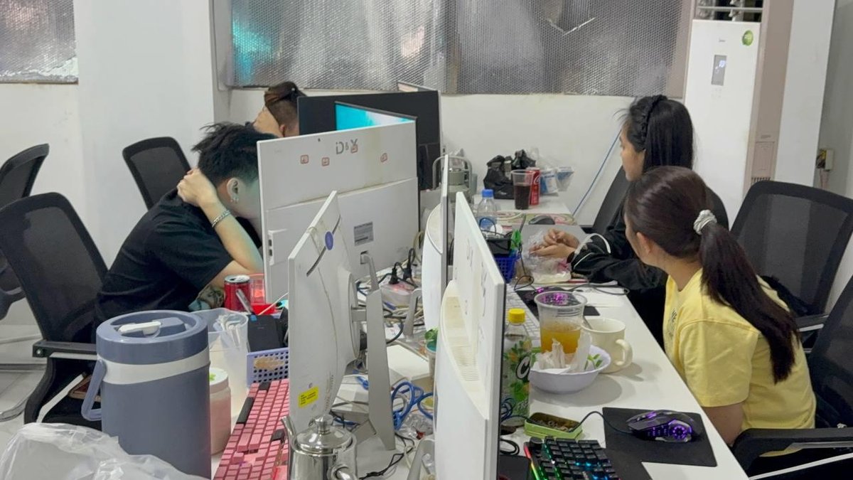 柴桢省巴域市警方捣毁一大型电诈窝点,抓获96人