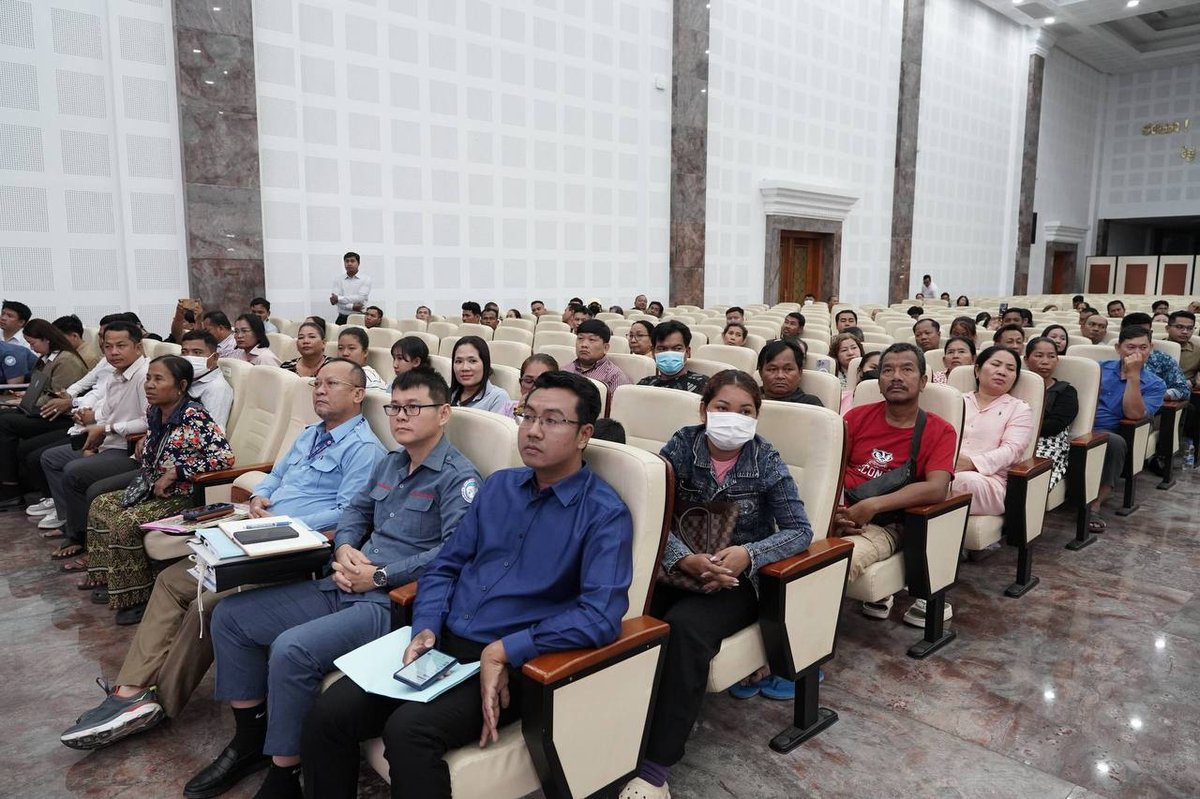 关于协调解决多个住宅区项目遗留问题的会议