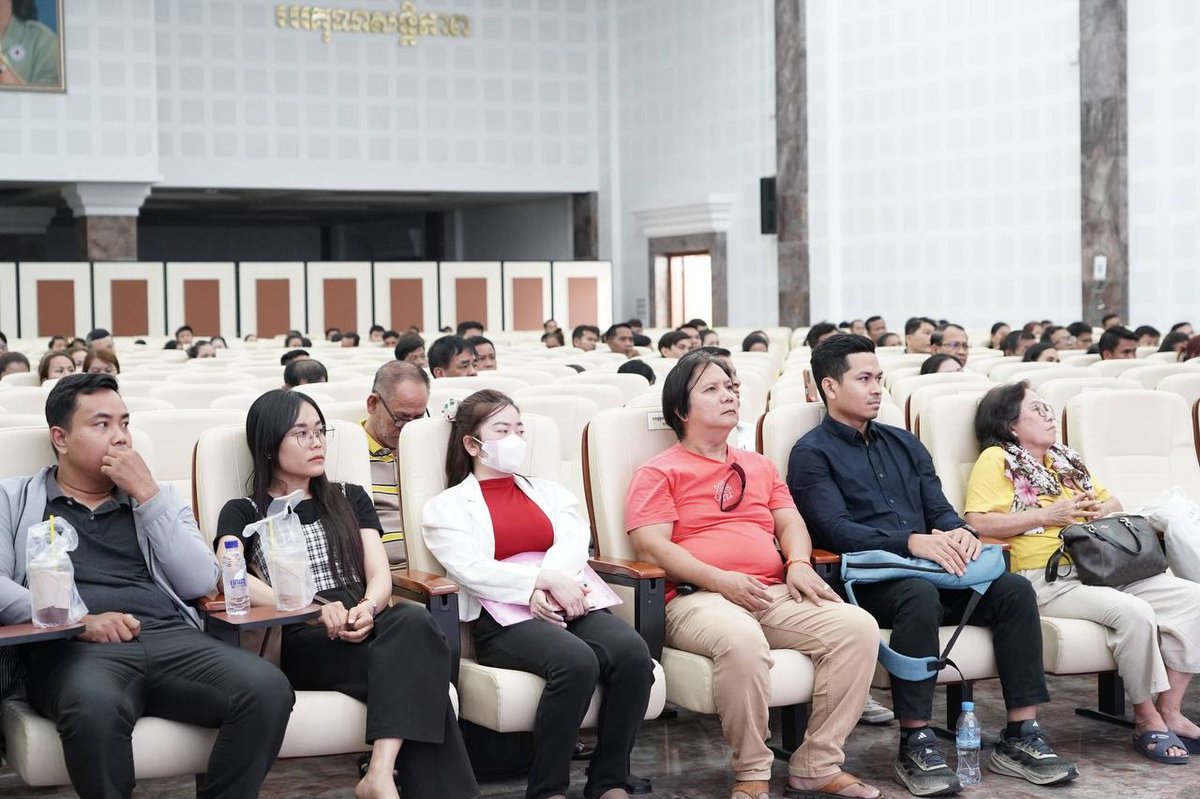 关于协调解决多个住宅区项目遗留问题的会议