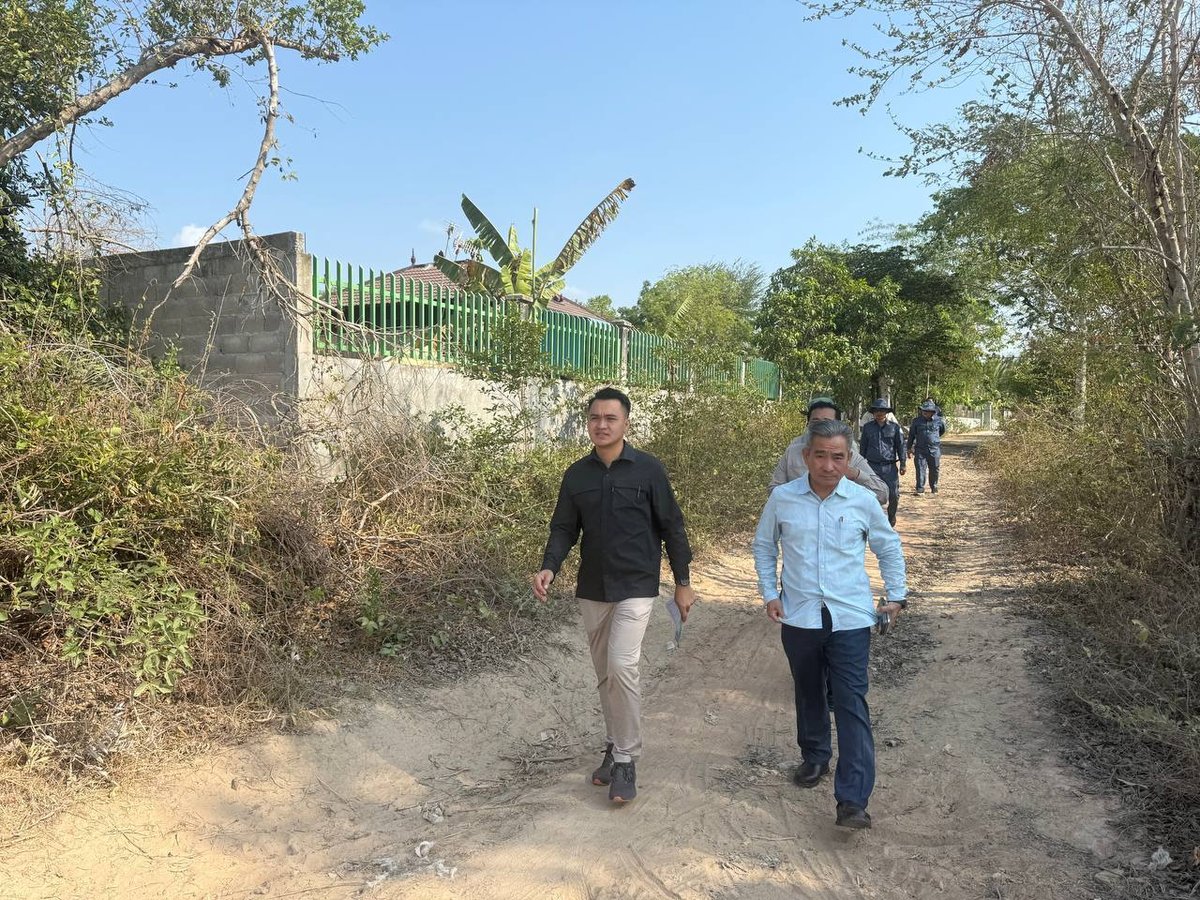 国土规划与建设部考察茶胶省土地规划项目