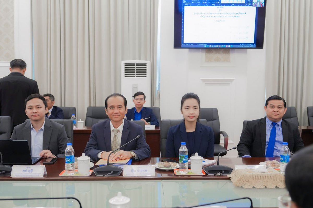 柬埔寨副总理翁赛维索主持国家教授职称委员会第二次会议