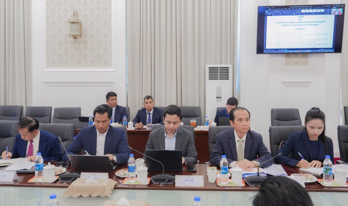 柬埔寨副总理翁赛维索主持国家教授职称委员会第二次会议