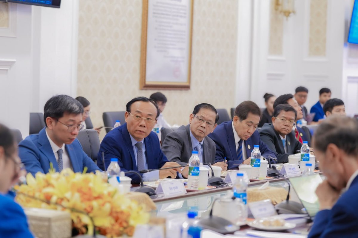 柬埔寨副总理翁赛维索主持国家教授职称委员会第二次会议