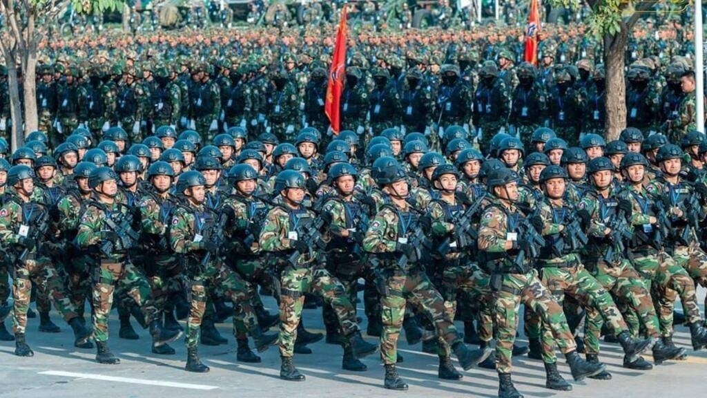 狄班:柬埔寨义务兵役制将根据局势动态调整
