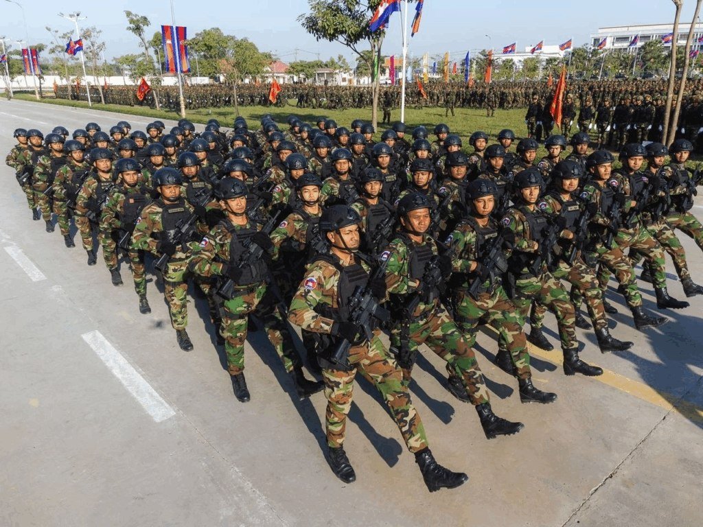 狄班:柬埔寨义务兵役制将根据局势动态调整