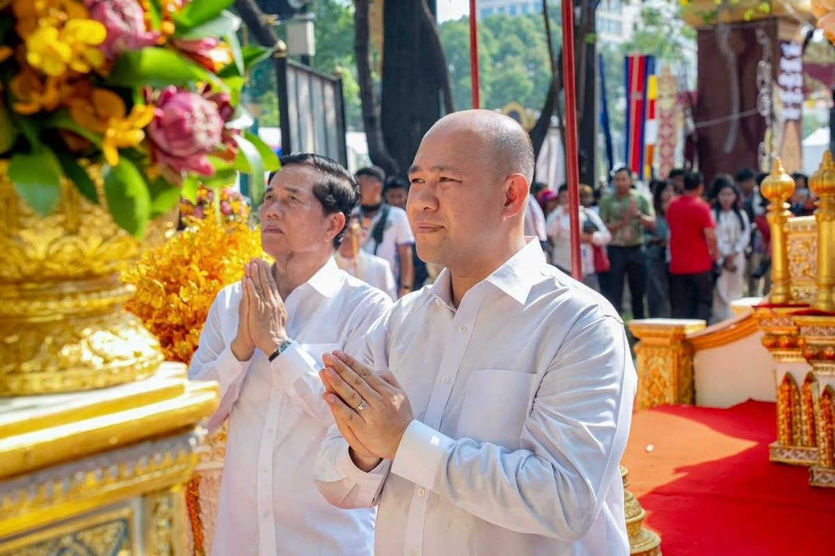 柬埔寨旅游部长出席诺哥宋干节浴佛仪式