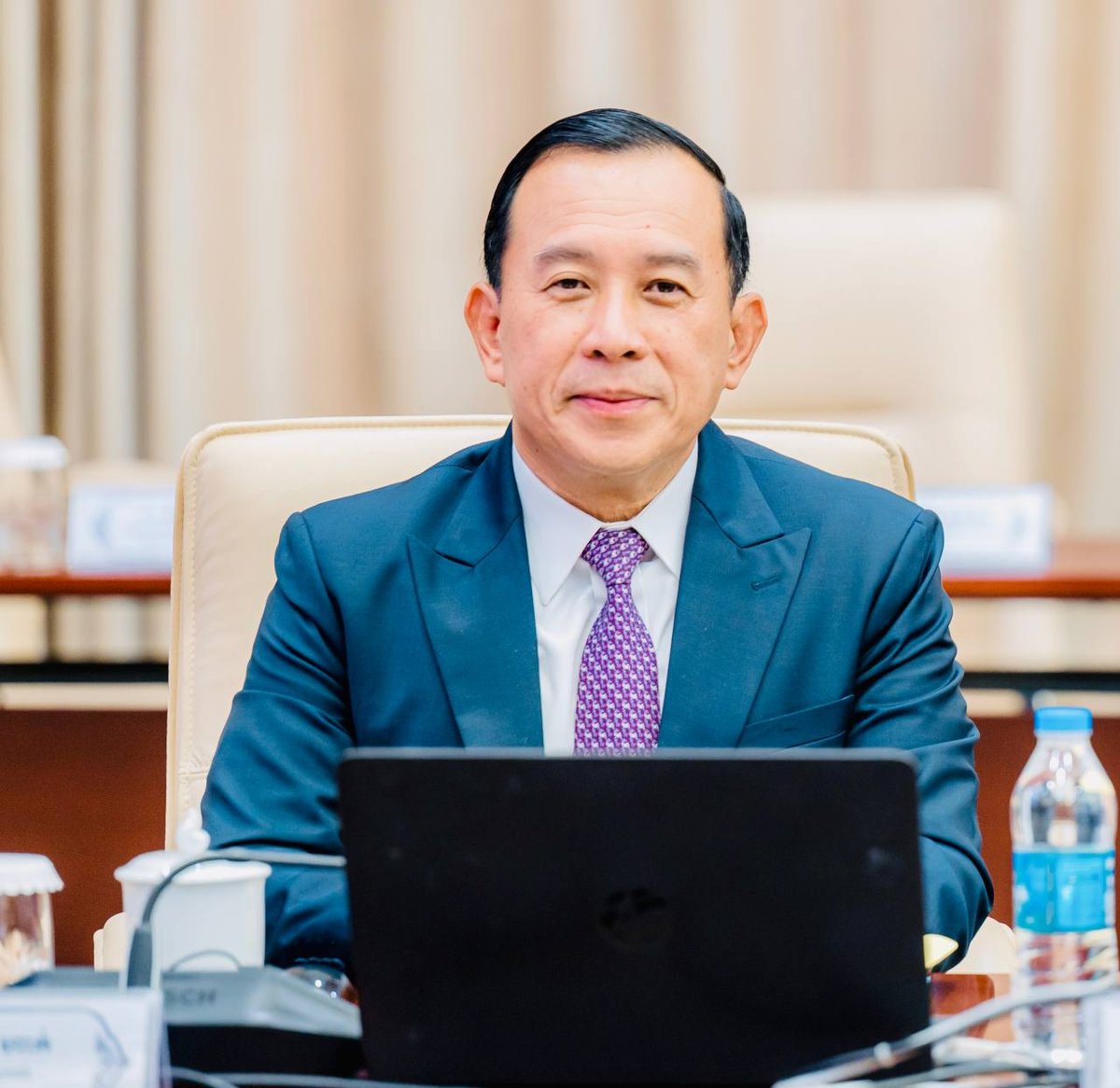 洪玛奈总理主持内阁全体会议,审议五项重要议程