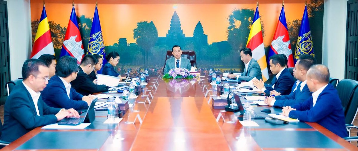 柬埔寨旅游部部长洪哈主持会议,强调加强旅游业公共关系与数字化转型