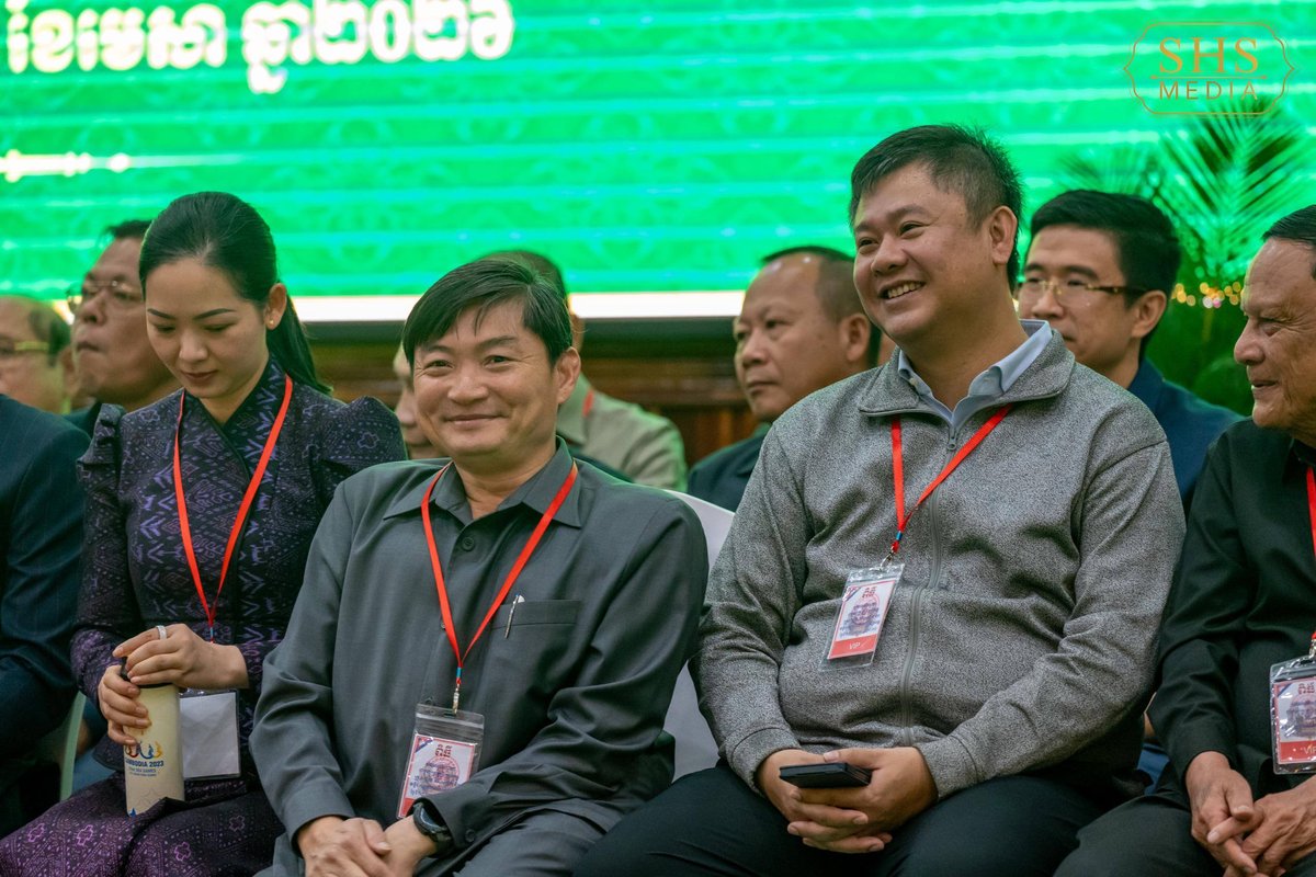 洪森亲王出席磅湛省政务交流会